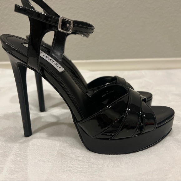 Steve Madden LESSA COGNAC PATENT - Picture 10 of 13